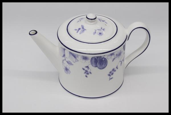 WEDGWOOD ウエッジウッド ブループラム ティーポット.jpg